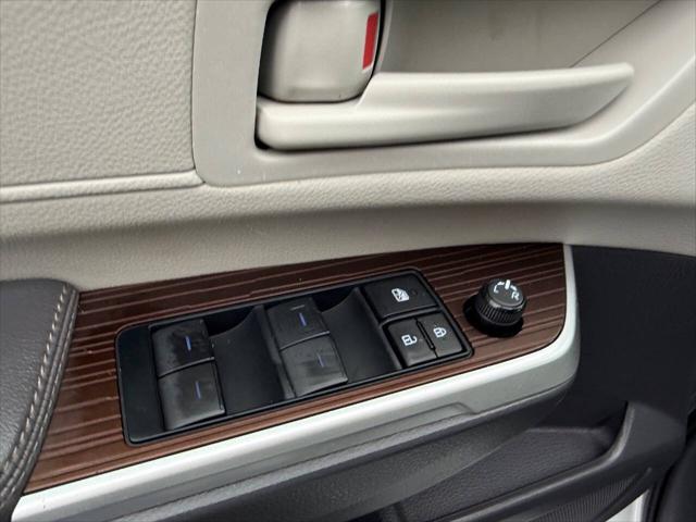 2023 Toyota Sienna LE