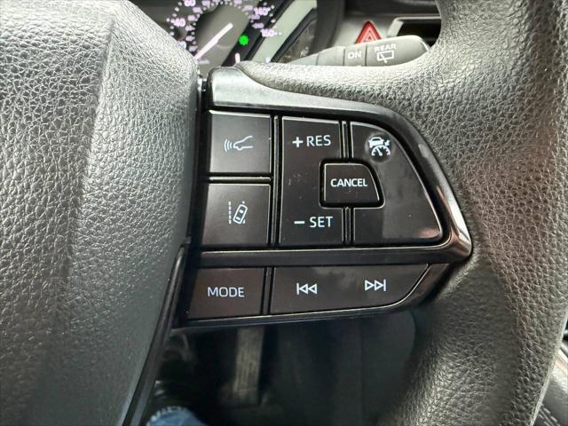 2023 Toyota Sienna LE