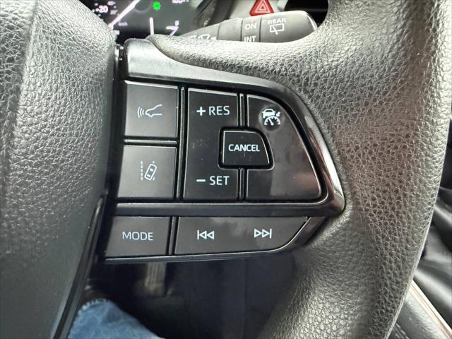 2023 Toyota Sienna LE