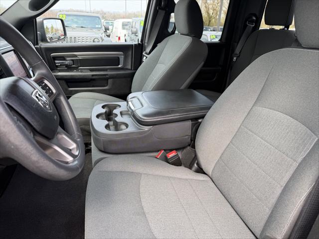 2022 Ram 1500 Classic Warlock Quad Cab 4x4 6'4" Box