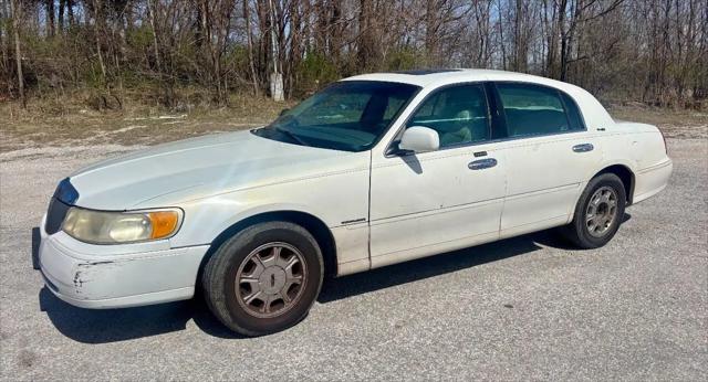 2000 Lincoln Town Car Signature for sale in Kansas City, KS