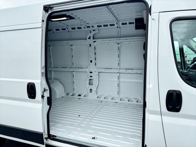 2026 Ram ProMaster Cargo Van SLT High Roof 159 WB