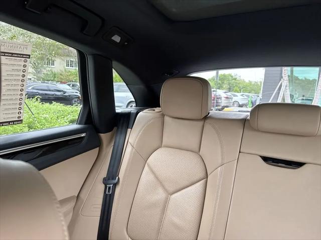 2021 Porsche Macan Macan