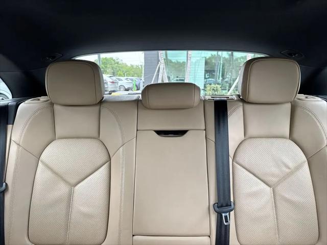 2021 Porsche Macan Macan