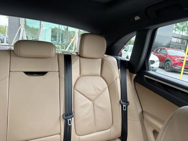 2021 Porsche Macan Macan