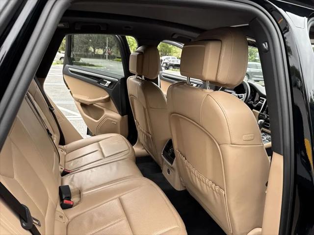 2021 Porsche Macan Macan