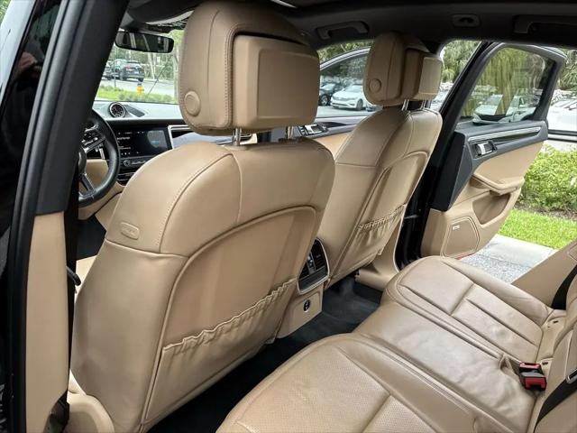 2021 Porsche Macan Macan