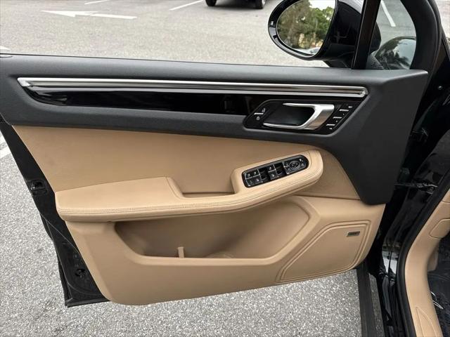 2021 Porsche Macan Macan