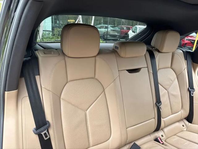 2021 Porsche Macan Macan