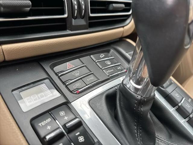 2021 Porsche Macan Macan