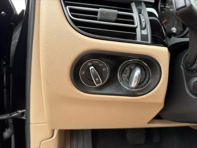 2021 Porsche Macan Macan