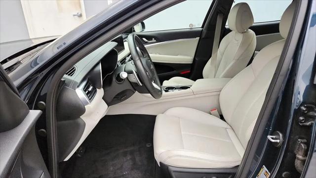 2025 Genesis G70 2.5T RWD