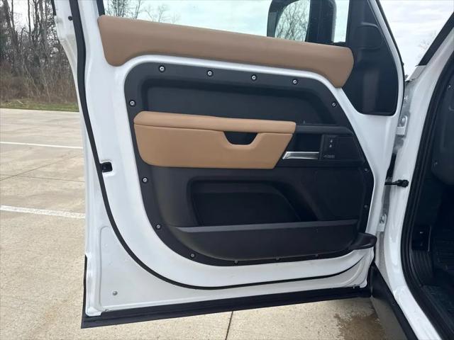 2026 Land Rover Defender P400 X-Dynamic SE