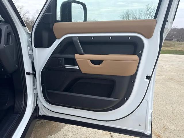 2026 Land Rover Defender P400 X-Dynamic SE