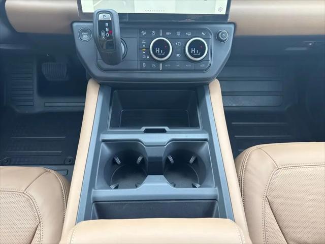2026 Land Rover Defender P400 X-Dynamic SE
