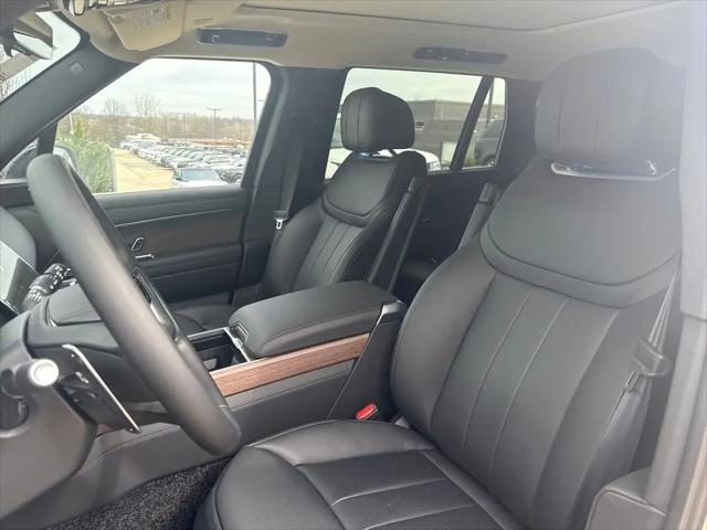 2026 Land Rover Range Rover P400 SE 7 Seat