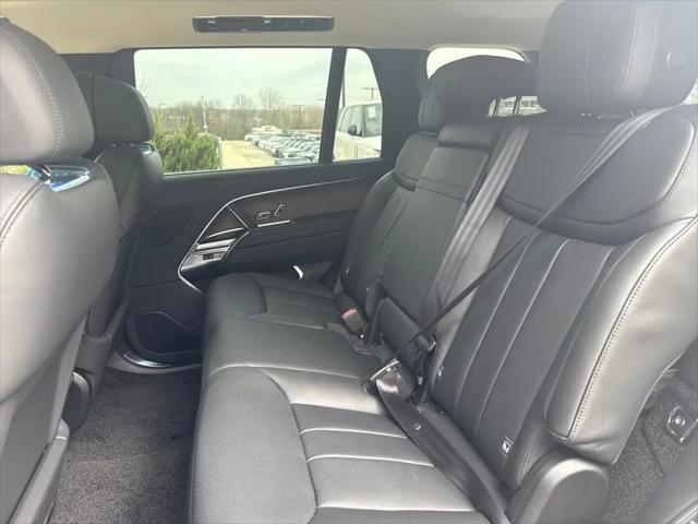 2026 Land Rover Range Rover P400 SE 7 Seat