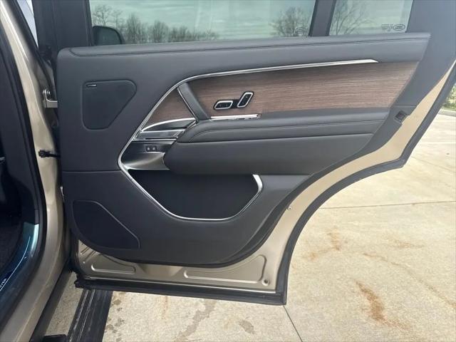 2026 Land Rover Range Rover P400 SE 7 Seat