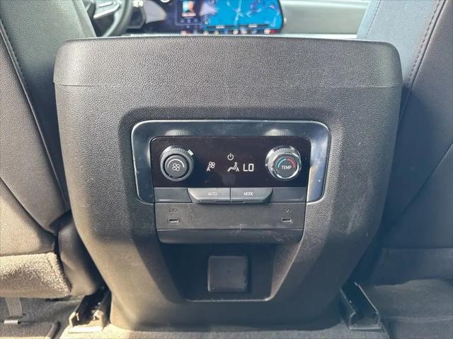 2025 Chevrolet Suburban 4WD Z71