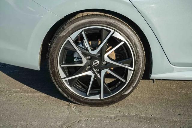 2024 Nissan Sentra SR Xtronic CVT