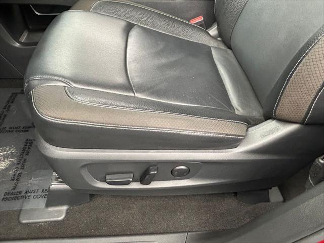 2024 Nissan Pathfinder SL FWD