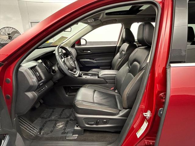 2024 Nissan Pathfinder SL FWD