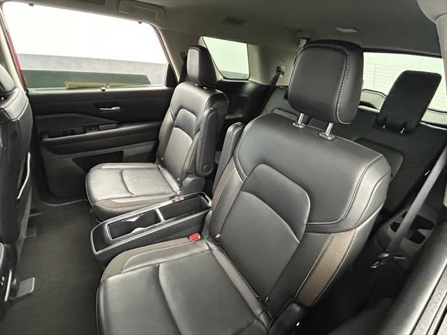 2024 Nissan Pathfinder SL FWD