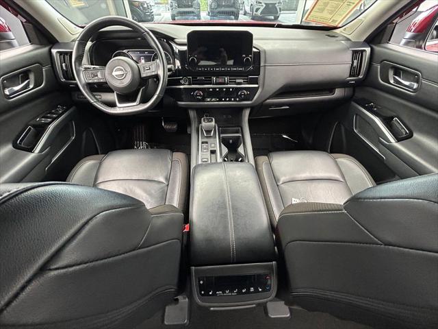 2024 Nissan Pathfinder SL FWD