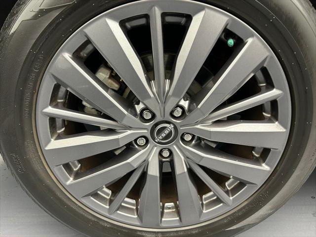 2024 Nissan Pathfinder SL FWD