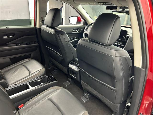 2024 Nissan Pathfinder SL FWD