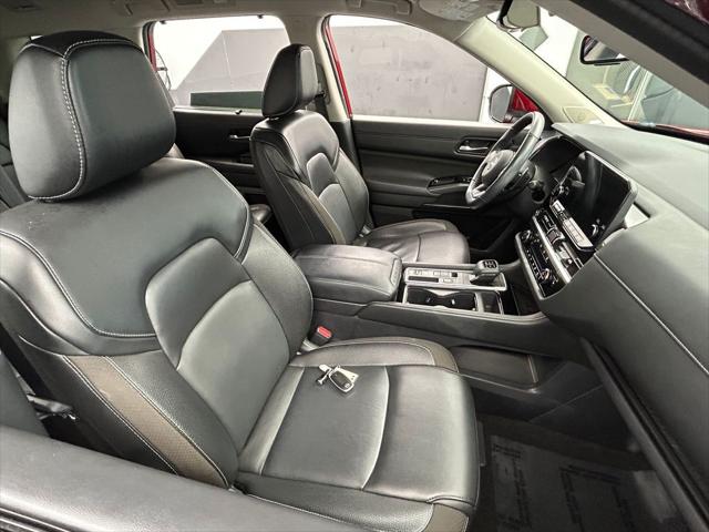 2024 Nissan Pathfinder SL FWD