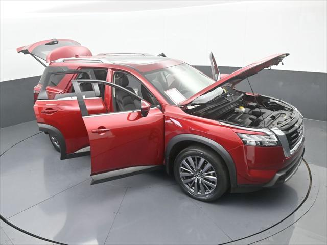 2024 Nissan Pathfinder SL FWD