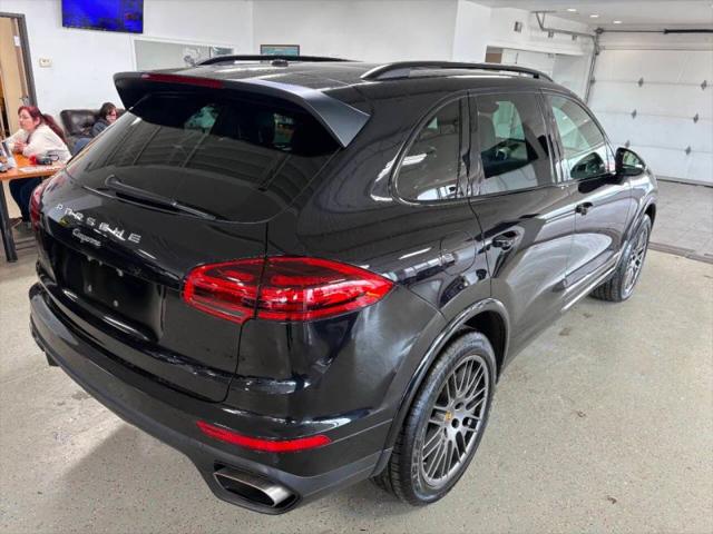 2017 Porsche Cayenne Platinum Edition