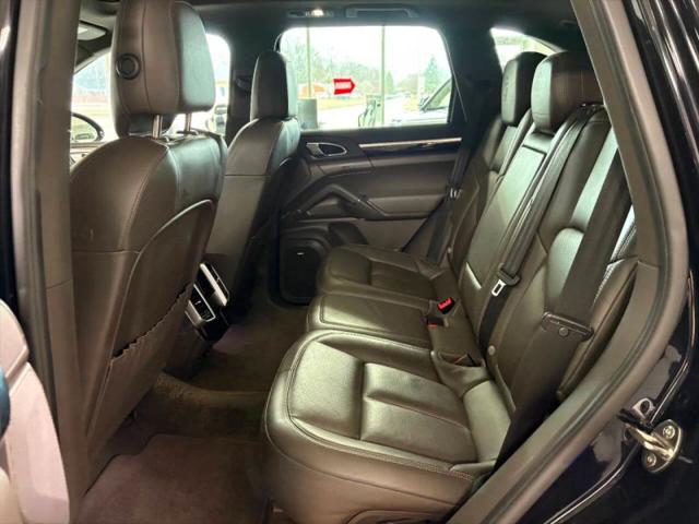 2017 Porsche Cayenne Platinum Edition
