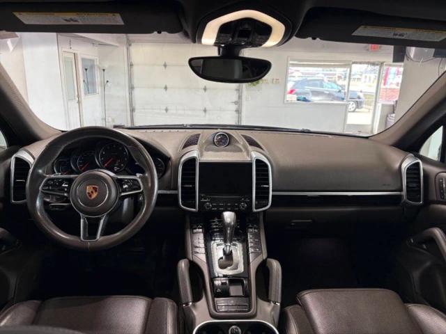2017 Porsche Cayenne Platinum Edition