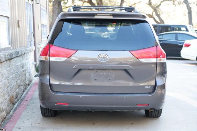 2012 Toyota Sienna XLE V6 8 Passenger