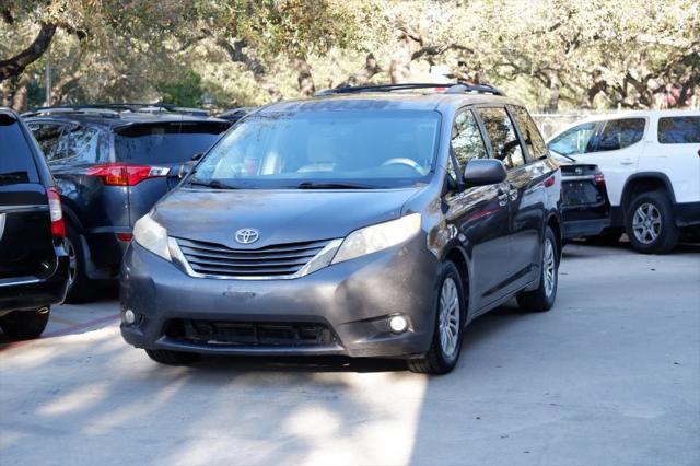 2012 Toyota Sienna XLE V6 8 Passenger