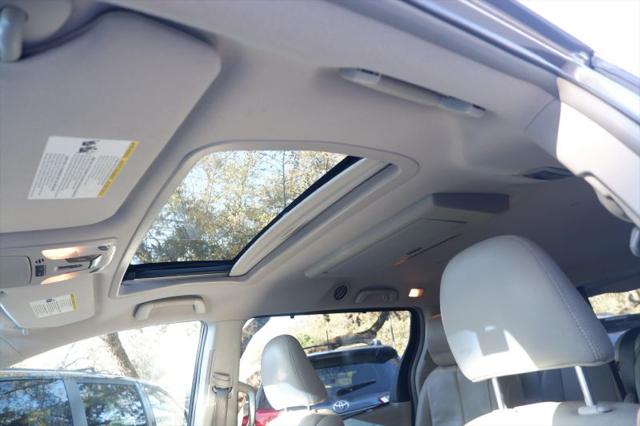 2012 Toyota Sienna XLE V6 8 Passenger