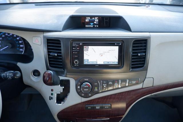 2012 Toyota Sienna XLE V6 8 Passenger