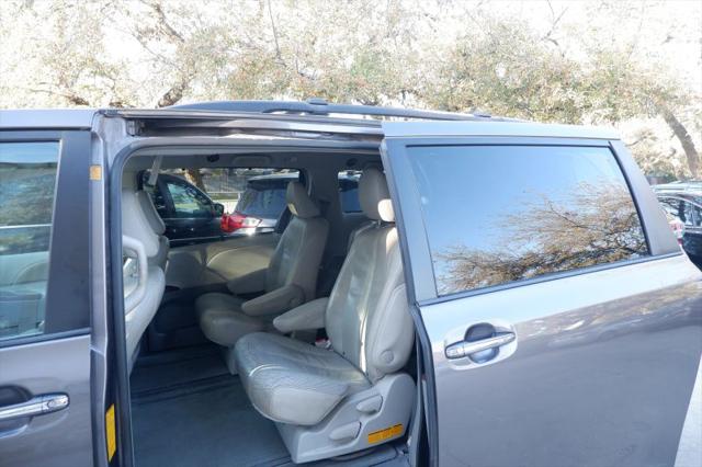 2012 Toyota Sienna XLE V6 8 Passenger