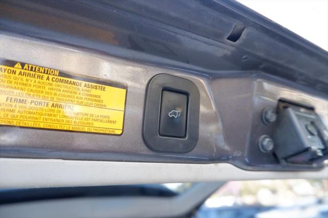 2012 Toyota Sienna XLE V6 8 Passenger