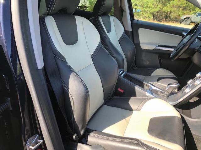 2017 Volvo XC60 T5 Dynamic