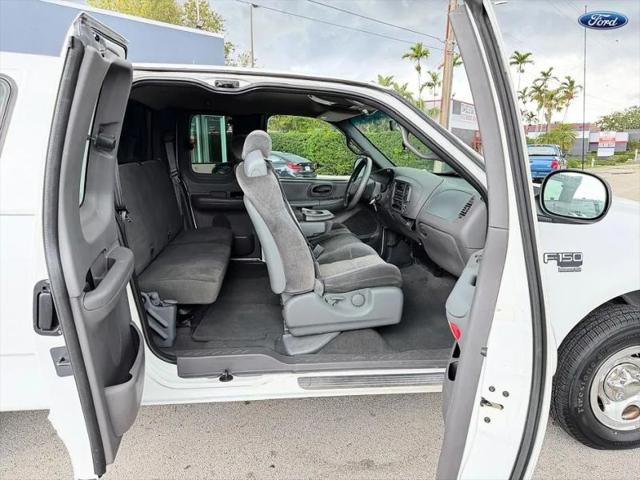 2001 Ford F-150 Base