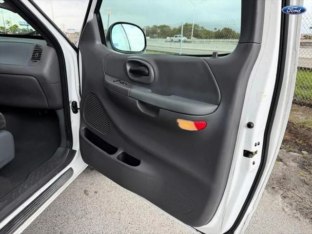 2001 Ford F-150 Base