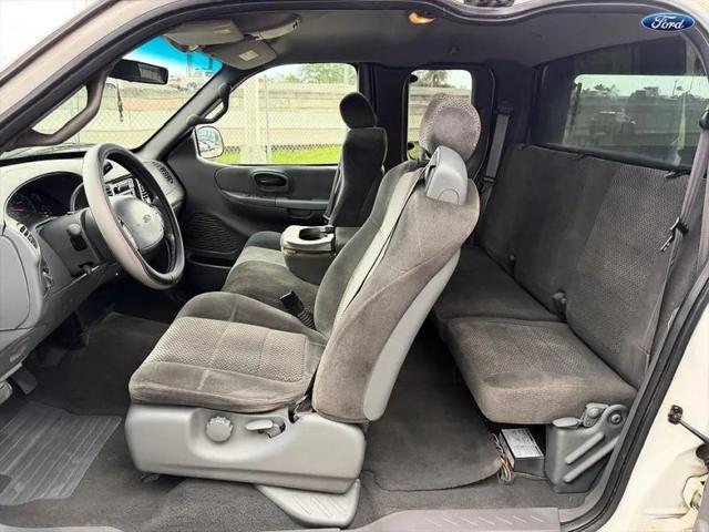 2001 Ford F-150 Base