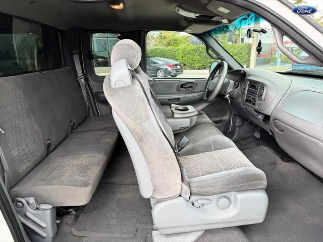 2001 Ford F-150 Base