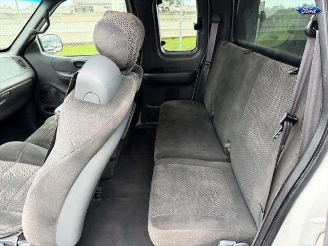 2001 Ford F-150 Base