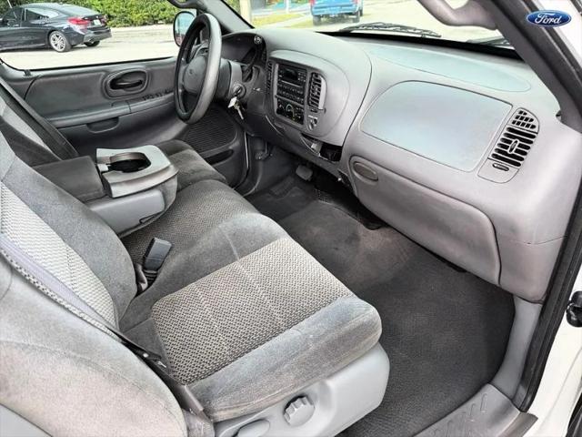 2001 Ford F-150 Base