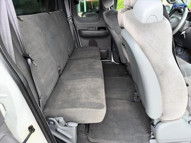 2001 Ford F-150 Base