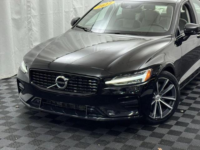 2022 Volvo S60 B5 Momentum